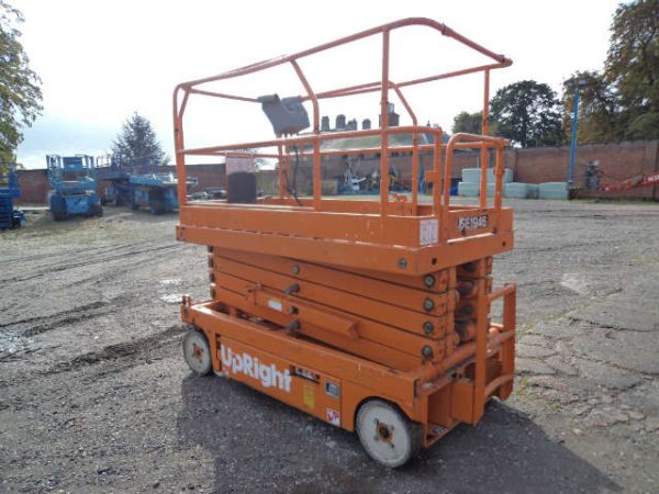 UpRight X32 Scissor Lift (2007)