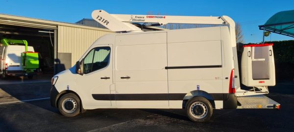 UDrive Van – 12m