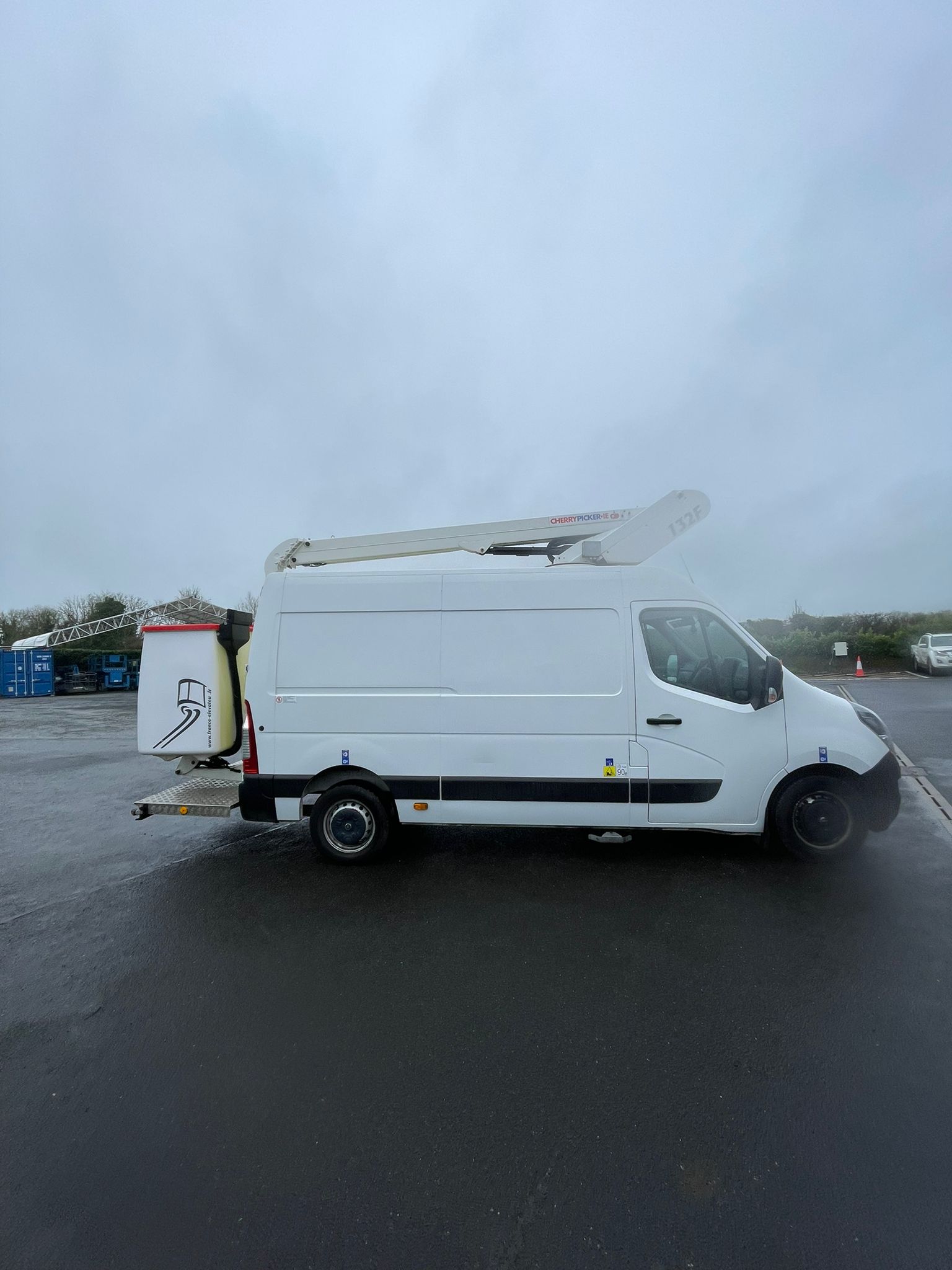 2022 Used Van Mounted Hoists Cherry Picker 2022 Used Van Mounted Hoists Cherry Picker - Image 3